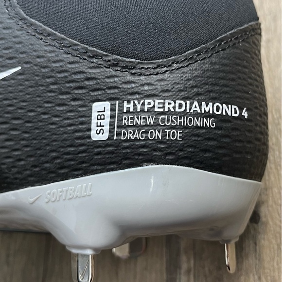 NEW Nike Hyperdiamond 4 Pro Metal Softball Cleats - Picture 9 of 10